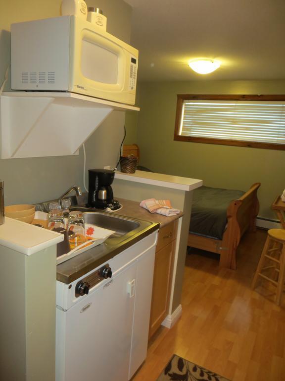 Caruso'S Accommodation Jasper Exterior photo