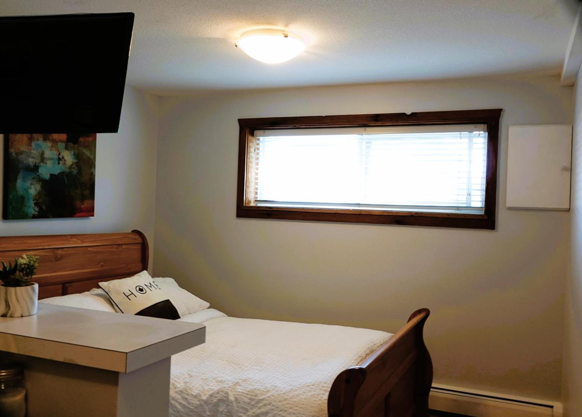 Caruso'S Accommodation Jasper Exterior photo